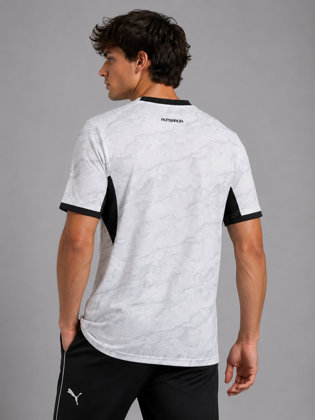 26-27 New Zealand Home